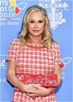 Tessa Hilton Height, Weight, Net Worth, Age, Birthday, Wikipedia, Who, Instagram, Biography