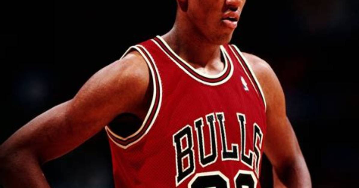 **The Legendary Scottie Pippen Debut: a Journey Begins**