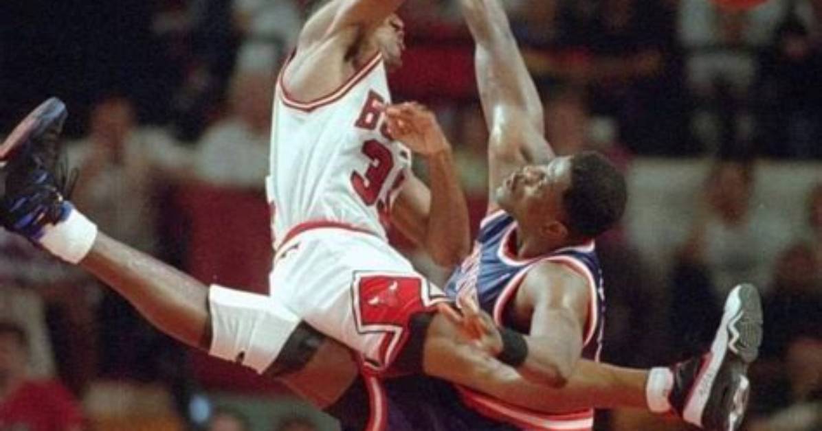 The Legendary Scottie Pippen Ewing Dunk: a Moment Etched in Nba History