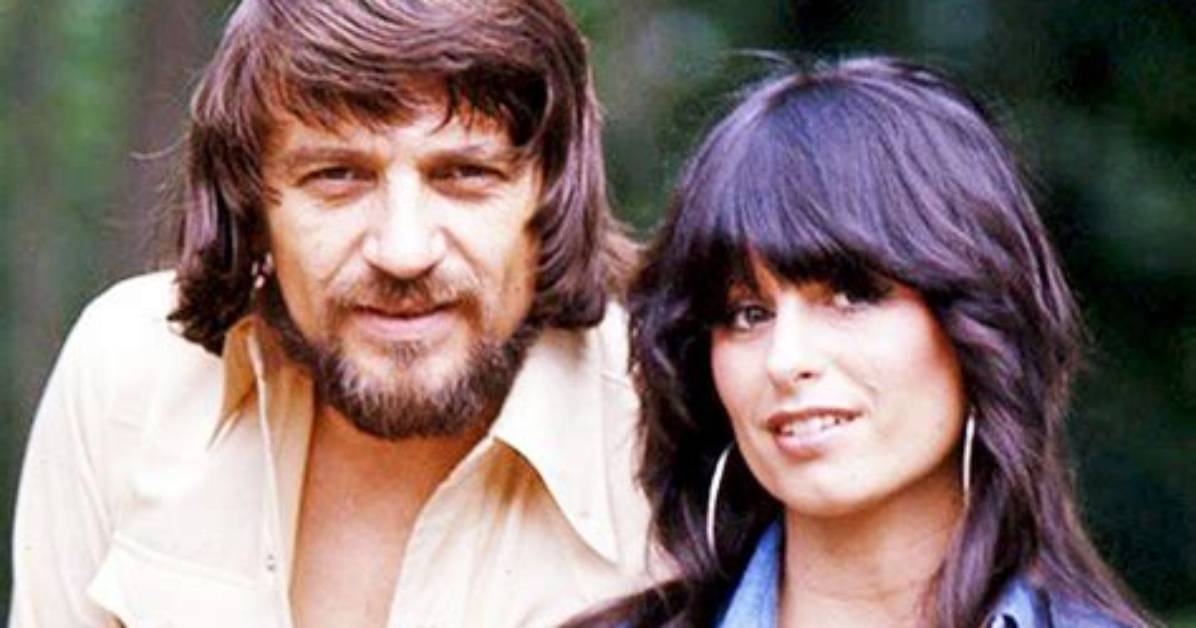 The Ultimate Guide to Waylon Jennings' Wives: a Historical Overview