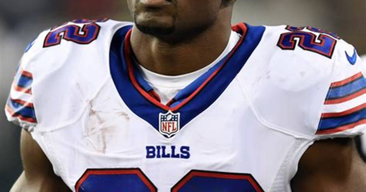 The Uncanny Resemblance: Reggie Bush, the Nfl Star, Mistaken for Kim Kardashian's Doppelgnger