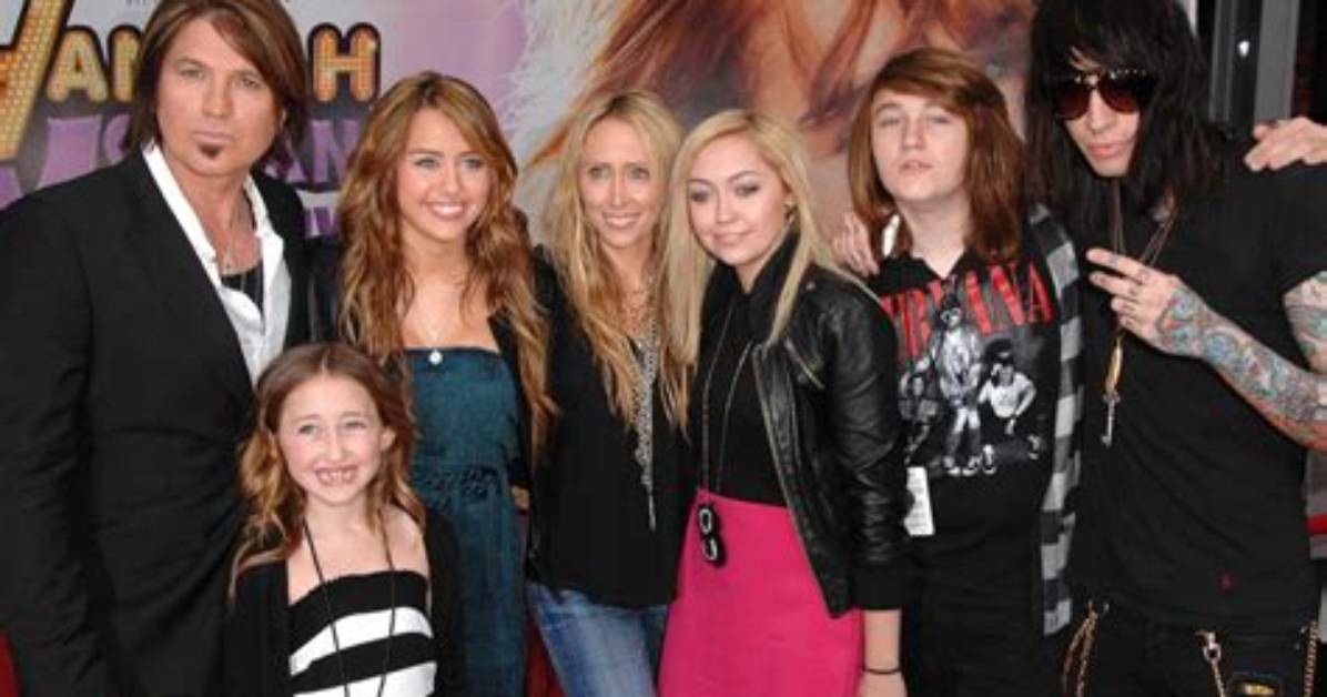 These Are Miley Cyrus’ Brothers, Sisters and Step Siblings from Both Her Parents
