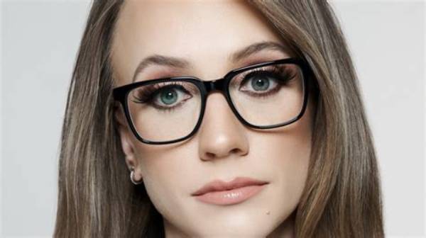 Unraveling the Beauty of Kat Timpf's Legs