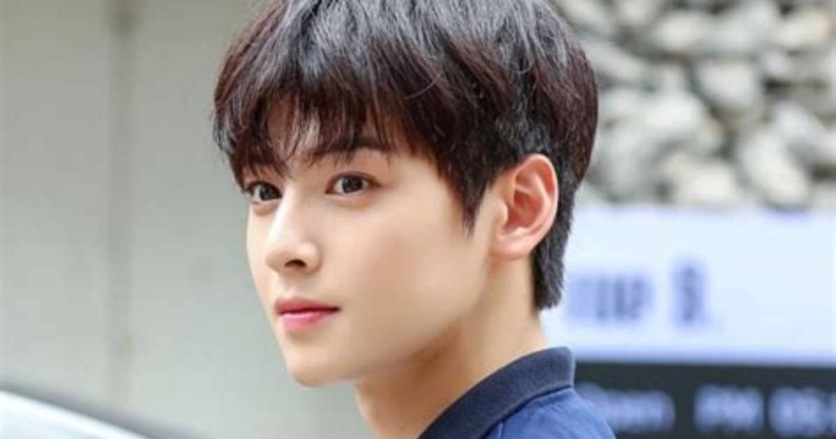 Unveiling Eun Woo's Heart: Who Is His Girlfriend in 2024?