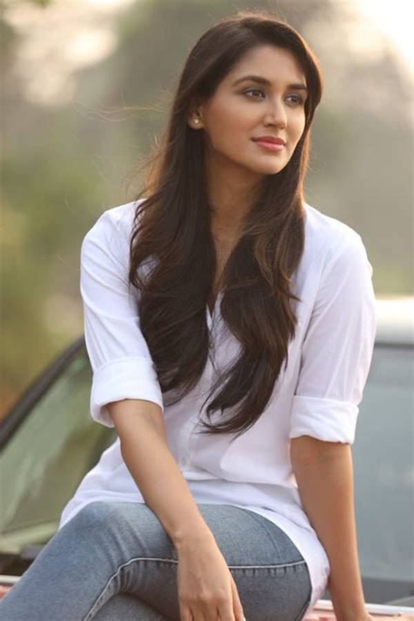 Unveiling the Life and Career of Nikita Khan