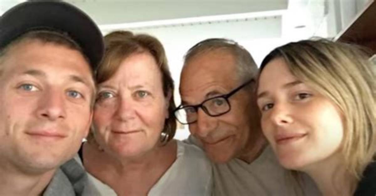 Who Are Jeremy Allen White Parents? Here’s What We Know About the American Actor