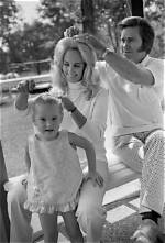 Who Are Tammy Wynettes Parents? Tammy Wynette Biography, Parents Name, Nationality and More