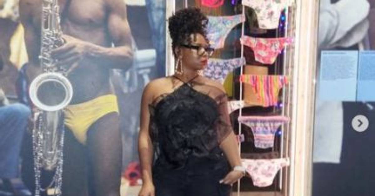 Yemi Alade Poses with Fela Kuti’s Iconic Pants