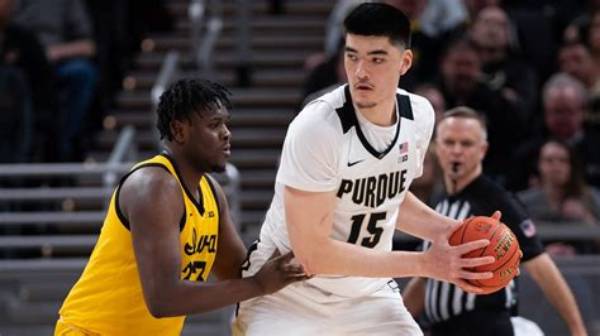 Zach Edey: a Towering Presence and His Parents’ Influence on His Height